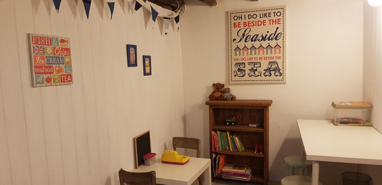Вилла The Hideaway Уитби Экстерьер фото